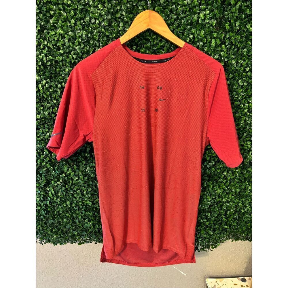 Nike Men's TECH PACK TOP HYBRID RUNNING SHIRT Red Dri-Fit Small